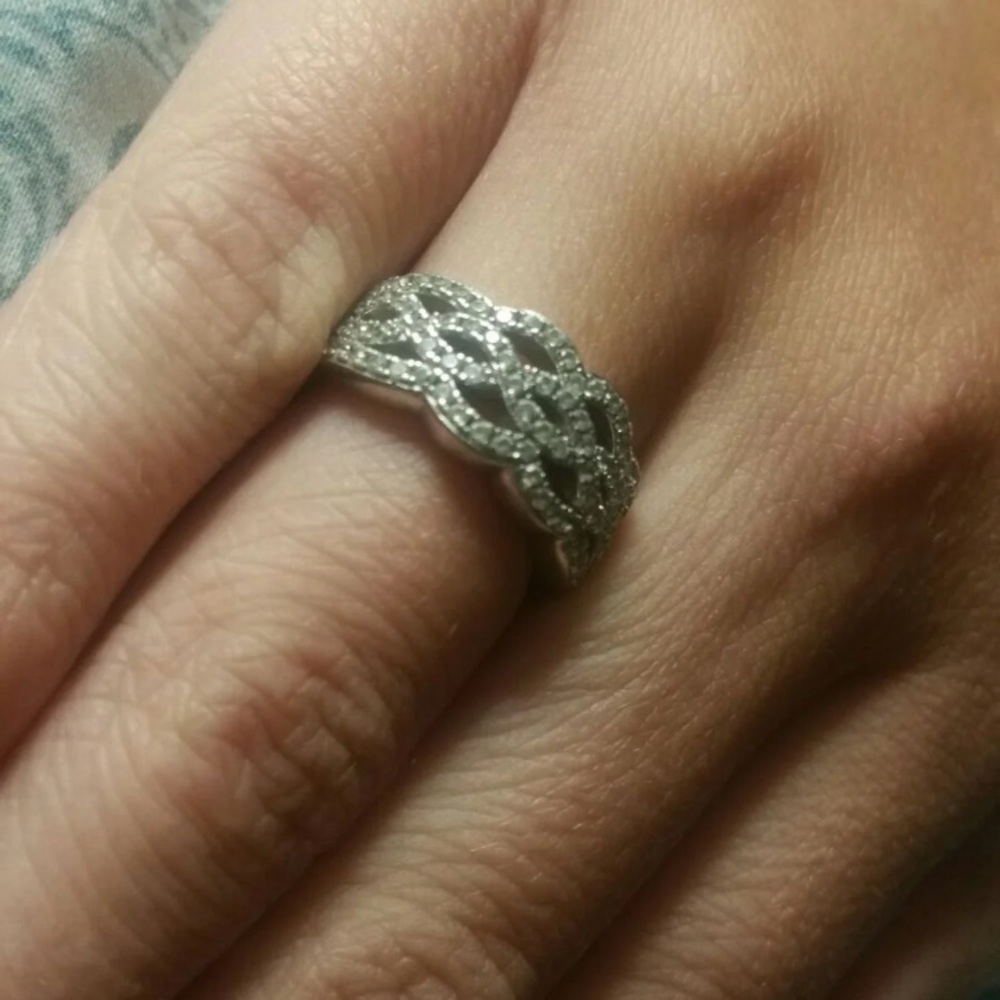 Women’s diamond band